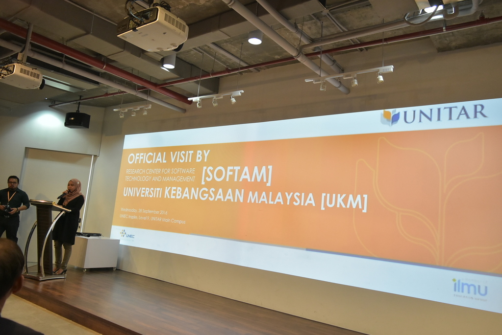 UKM 1529